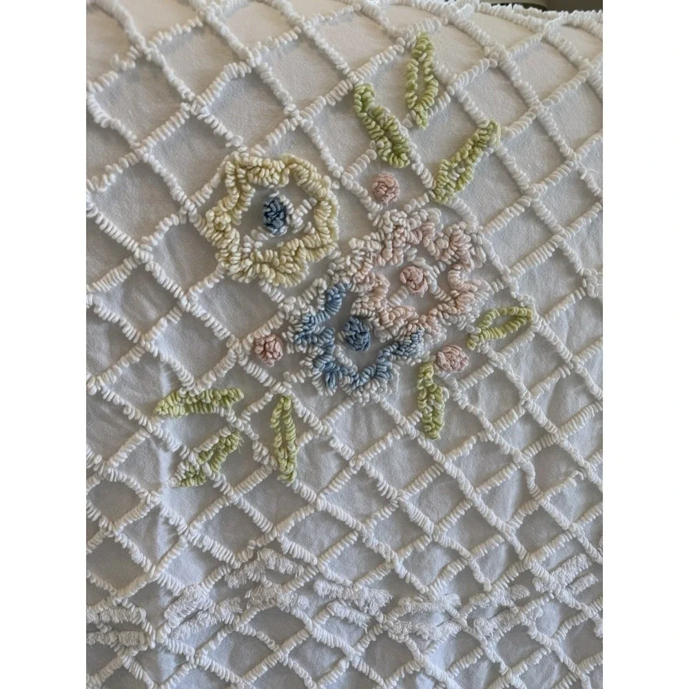 Vintage Chenille Floral‎ Bedspread Coverlet Pink Blue Pastel 116 X 105 King?